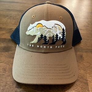 North face trucker SnapBack hat new without tags